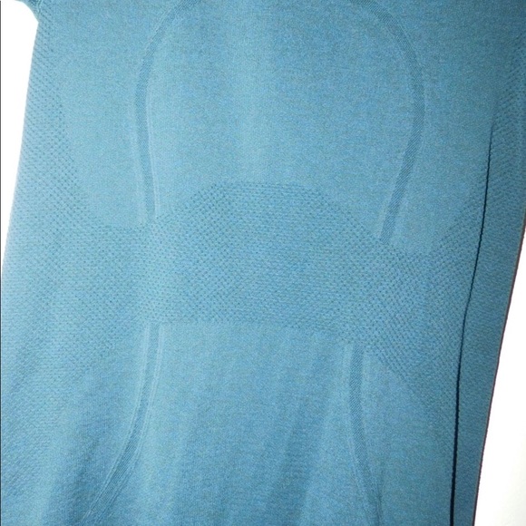 Lululemon running top - Picture 2 of 2